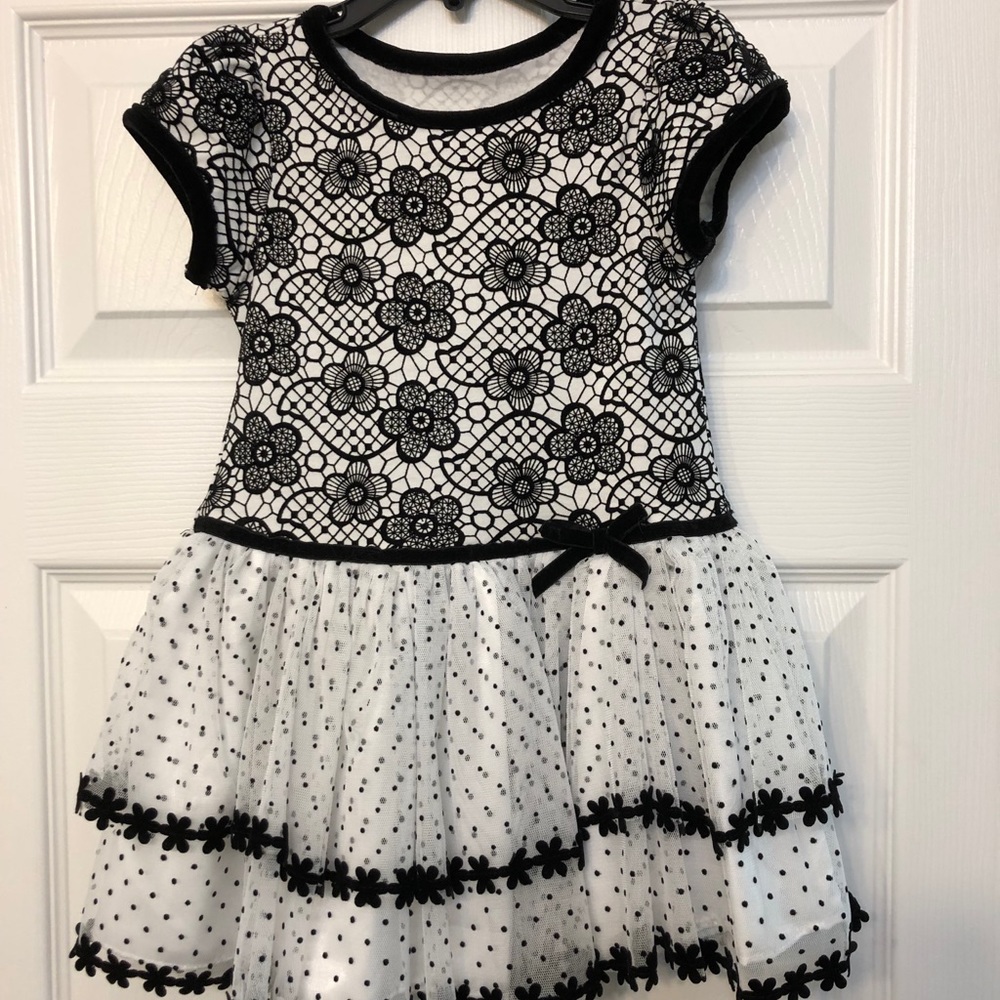Beautiful dress very any occasion toddler size 3t